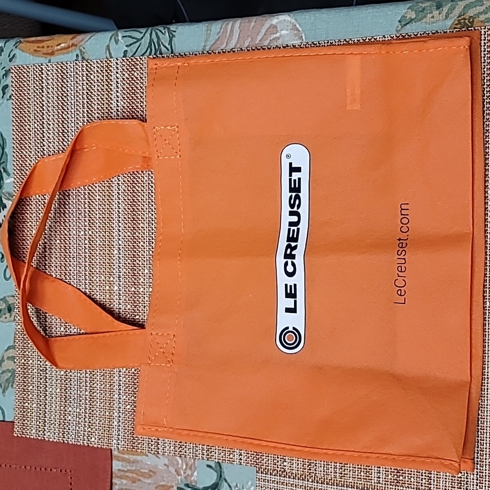 Le Creuset Reusable Store Tote Bag Set of 2, 10 x 12 - Picture 2 of 2